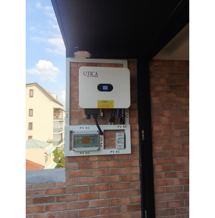 PV6000 inverter and 5.12kWh battery pack